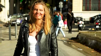 Notaire milf française de 35 ans en lingerie au casting