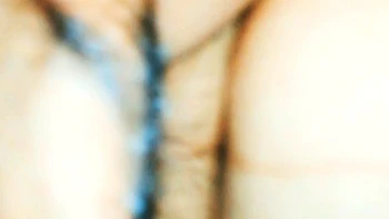 Pelzige Pornodarstellerin Shwetarani zeigt Dessous