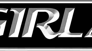 Sofia die T-Milf wichst sich allein