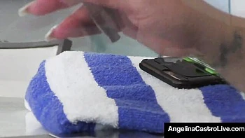 Angelina Castro : énormes seins et chatte latine poilue