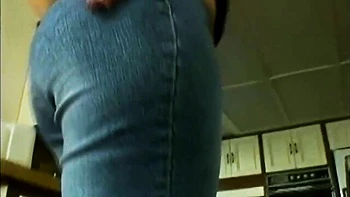 Olivia Saint sendo fodida de quatro com sua bunda grande