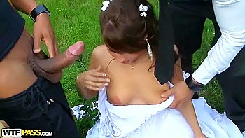 Hochzeit endet in geiler Gangbang-Action