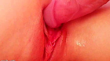 Esposa asiática morena fodida anal forte ao ar livre