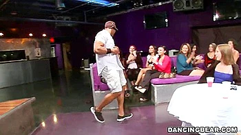 Orgie sauvage publique clip sexe intégral fou