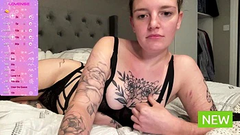 Jessielou 19: Morena tetona se masturba sola