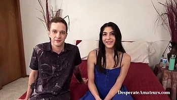 Petite latina Effy au casting désespéré : baise hard en missionnaire et doggy