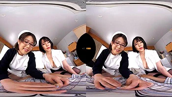 Japanisches Babe bläst Schwanz in POV