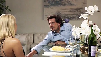 Zoey Monroe fickt hart: Blasen, Doggy und Reiterstellung