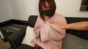 Asiatica en máscara follada y mamada con gran polla