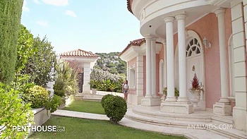 Рената Фокс трахнута испанским папиком