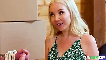 Смотри, как Аалия и Тендер ебутся с большими членами