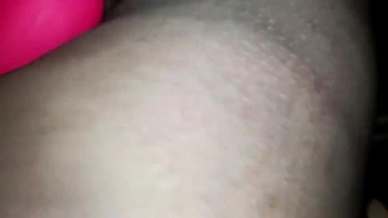 Деси волосатая домохозяйка жестко трахнута с вибратором