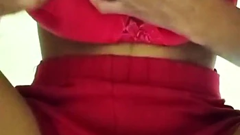 Chaud rôle solo d’une Indienne pour te mouiller