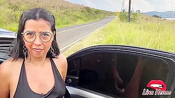 Meu irmão de consideração me faz gozar na rua