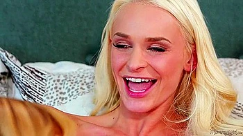 Fantasme lesbien entre belle-mère milf et ado