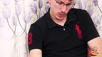 Brünette Ehefrau fickt deine Freunde mit Gangbang und Doppelpenetration