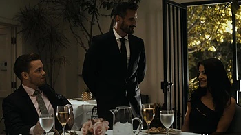 Manuel Ferrara fickt Evelin Stone auf dem Sofa