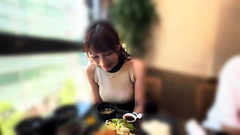 Pornstar fodendo com fetiche no hotel