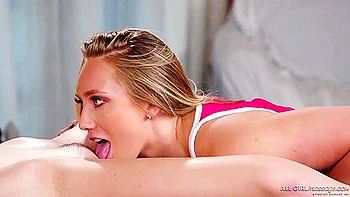 Danni Rivers reçoit une fin heureuse lesbienne par AJ Applegate