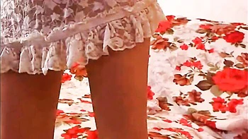 Horny Mom Masturbates & squirts on Bonga Cams