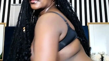 BBW ebony babe jerks off solo hardcore ass play