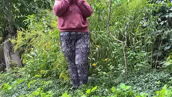 Fat MILF helped me while I was watching the news