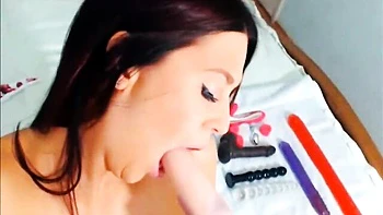 Young Princess Oil Masturbates Pussy