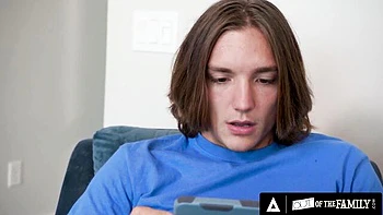 Hardcore Family Sex: Blonde College Babe Fucks