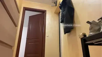 Delivery of naked pizza. Meets the delivery without panties with bare breasts.