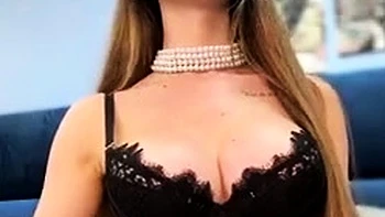 Sexy hottie Anetta Keys enjoys a solo toy masturbation