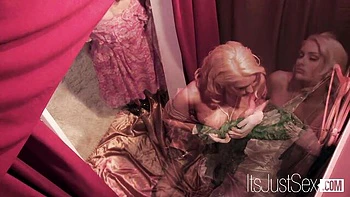 Pin-up lassie - boutique sex smut - Its Just Sex