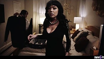 Brunette dirt with beauteous Anna Claire Clouds and Chloe Surreal from Parasited