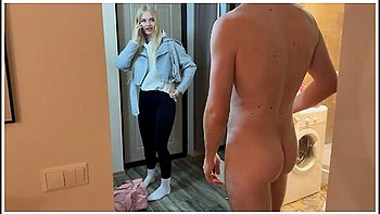 I Mixed Up The Floors And Accidentally Went Into The Wrong Apartment