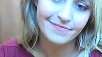 Close up MILF masturbation