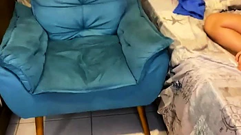 Mulher brasileira com bunda grande transa com pau enorme em
